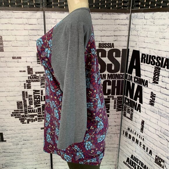LulaRoe Gray Floral Print 3/4 Sleeve Randy Top - Picture 5 of 6